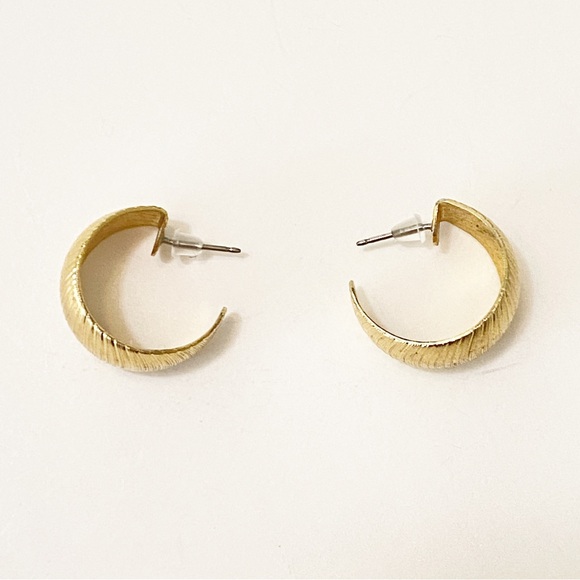 Vintage Earrings Half Loop Stud Gold Tone - Picture 2 of 8